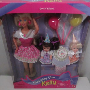 MIB & NRFB Cumpleaños Diversión Kelly Giftset #15610 Circa 1996