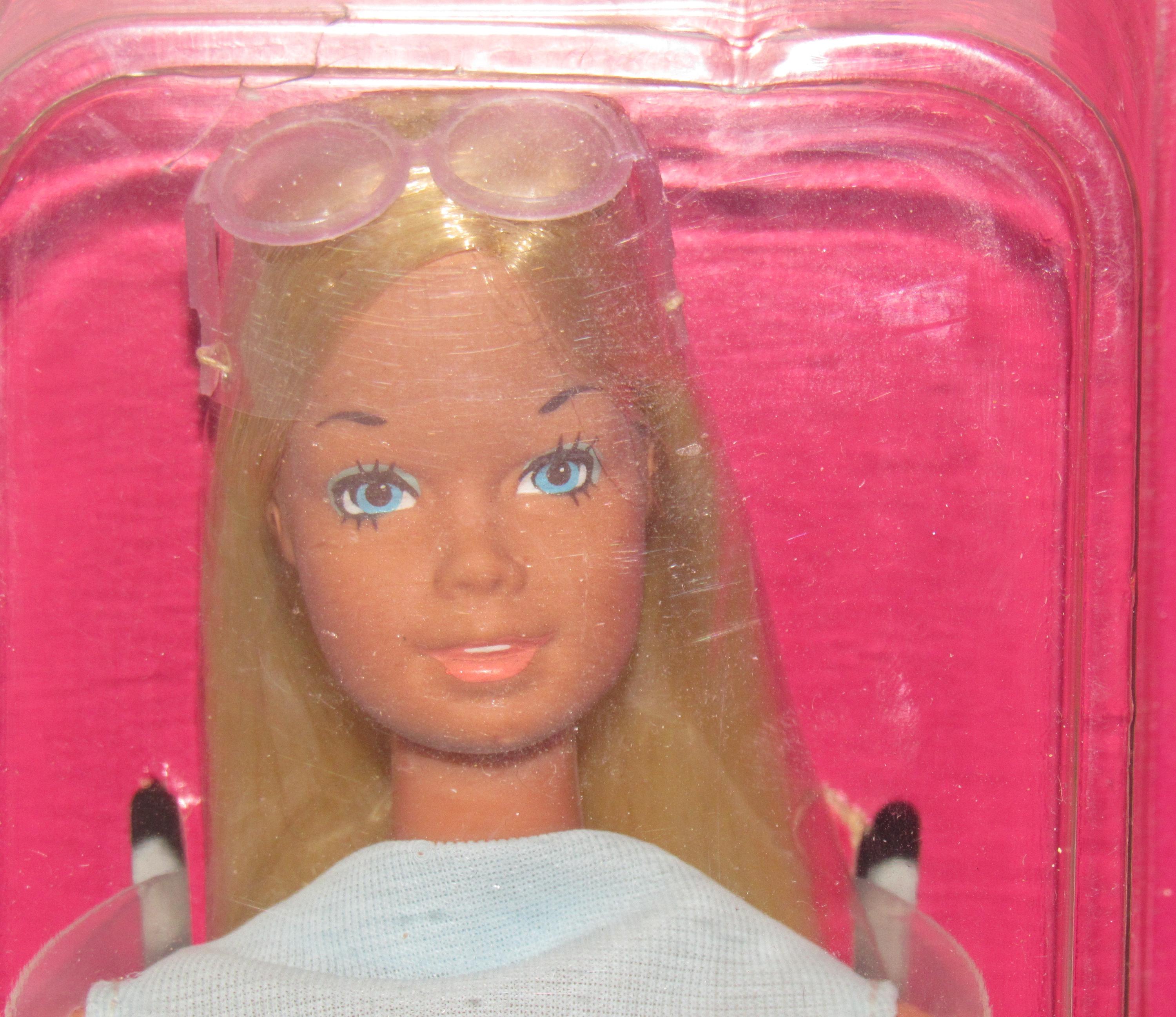 Poupée Barbie Francie Blonde Sunset Malibu 1966 – N°1130 – Made In Korea