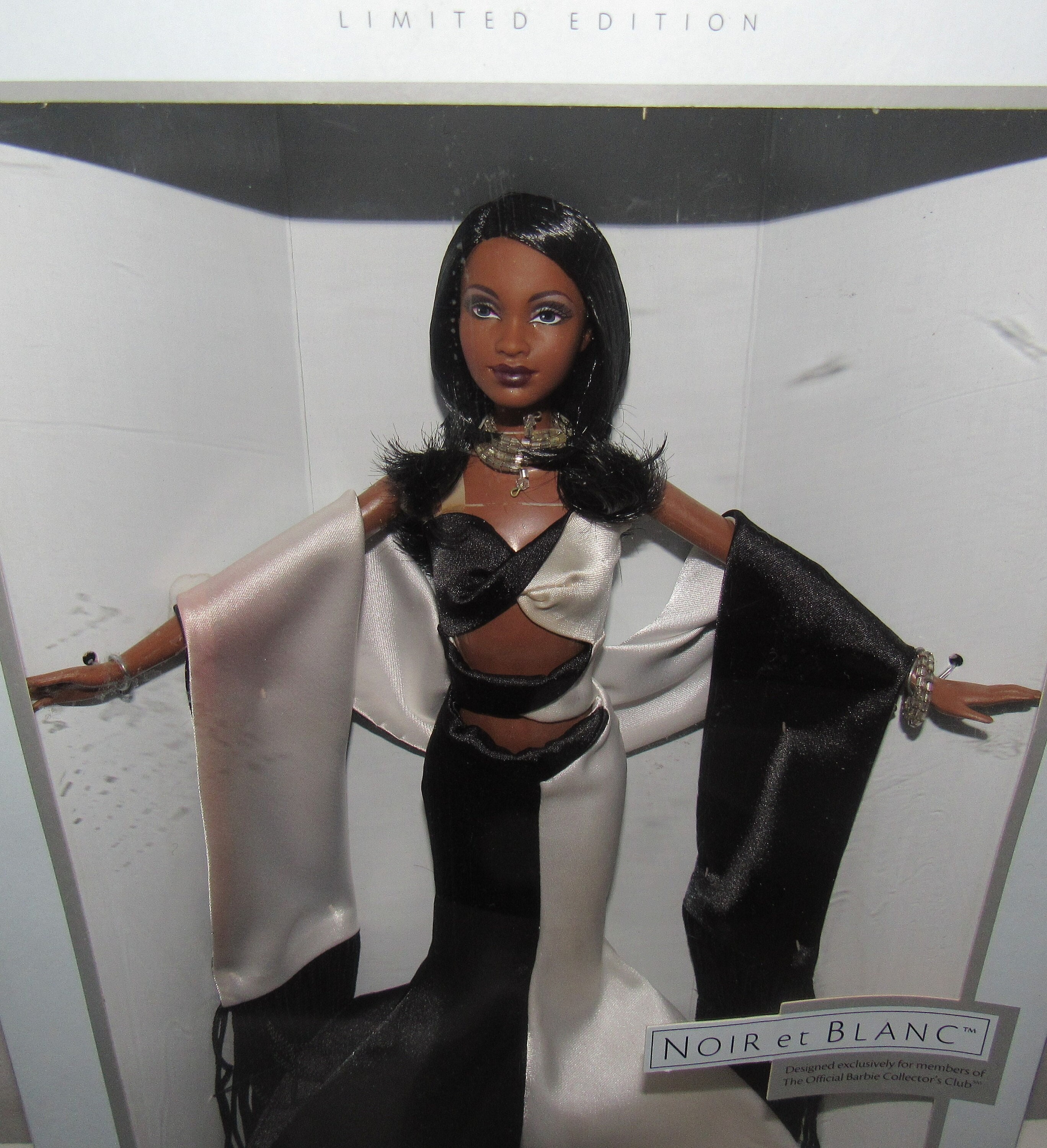 MIB NRFB Stunning L.E Black Noir Et Blanc Barbie Mattel -  Sweden