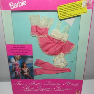 Mint In Box & NRFB Barbie Foreign Fancy Frills Lingerie #3474 Circa 1992
