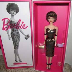 Stunning MIB NRFB brownette Bubble Cut Barbie Silkstone Barbie