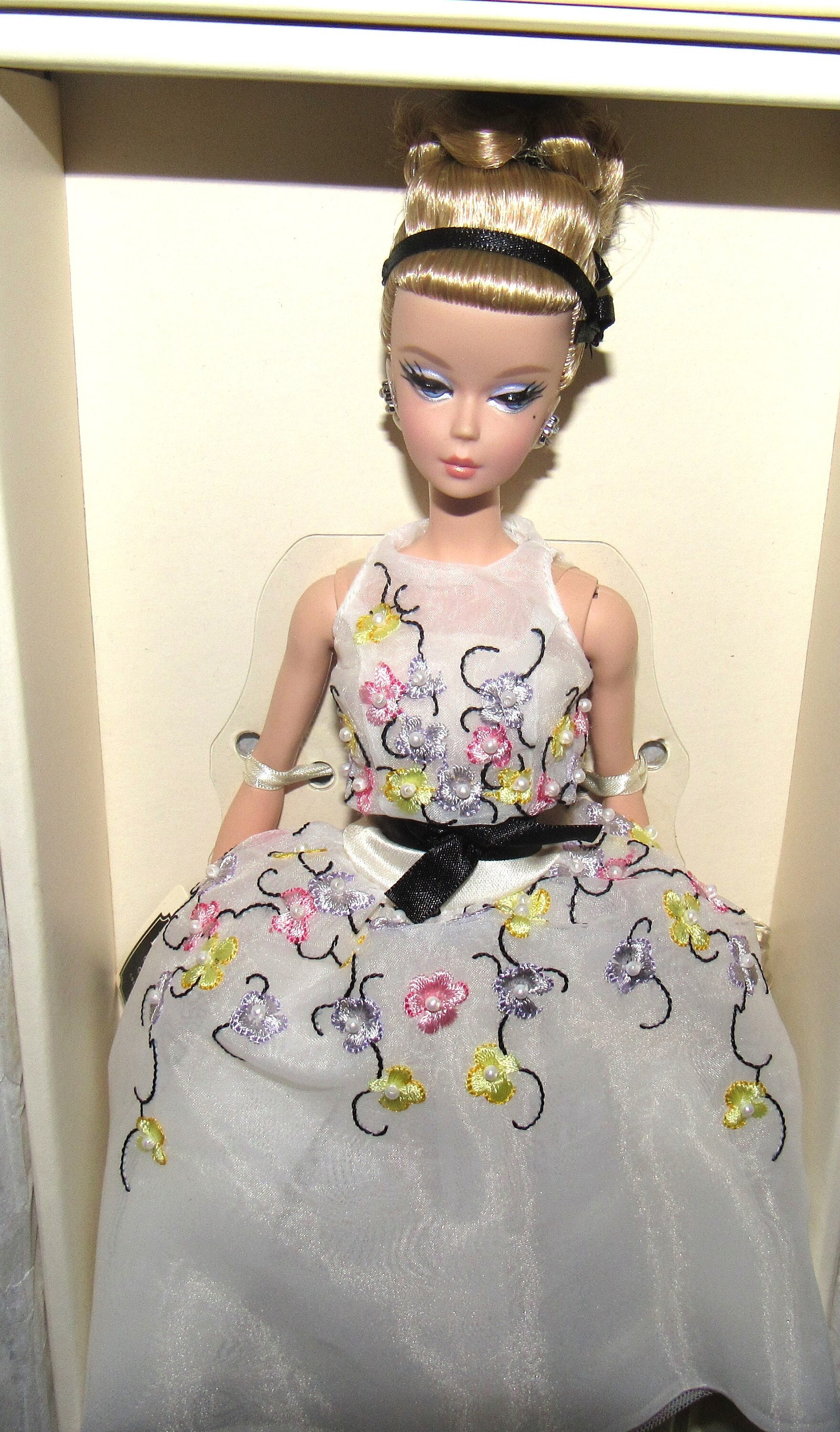 classic cocktail dress barbie Barbie DGW56 Collection Classic Cocktail Dress Silkstone Doll