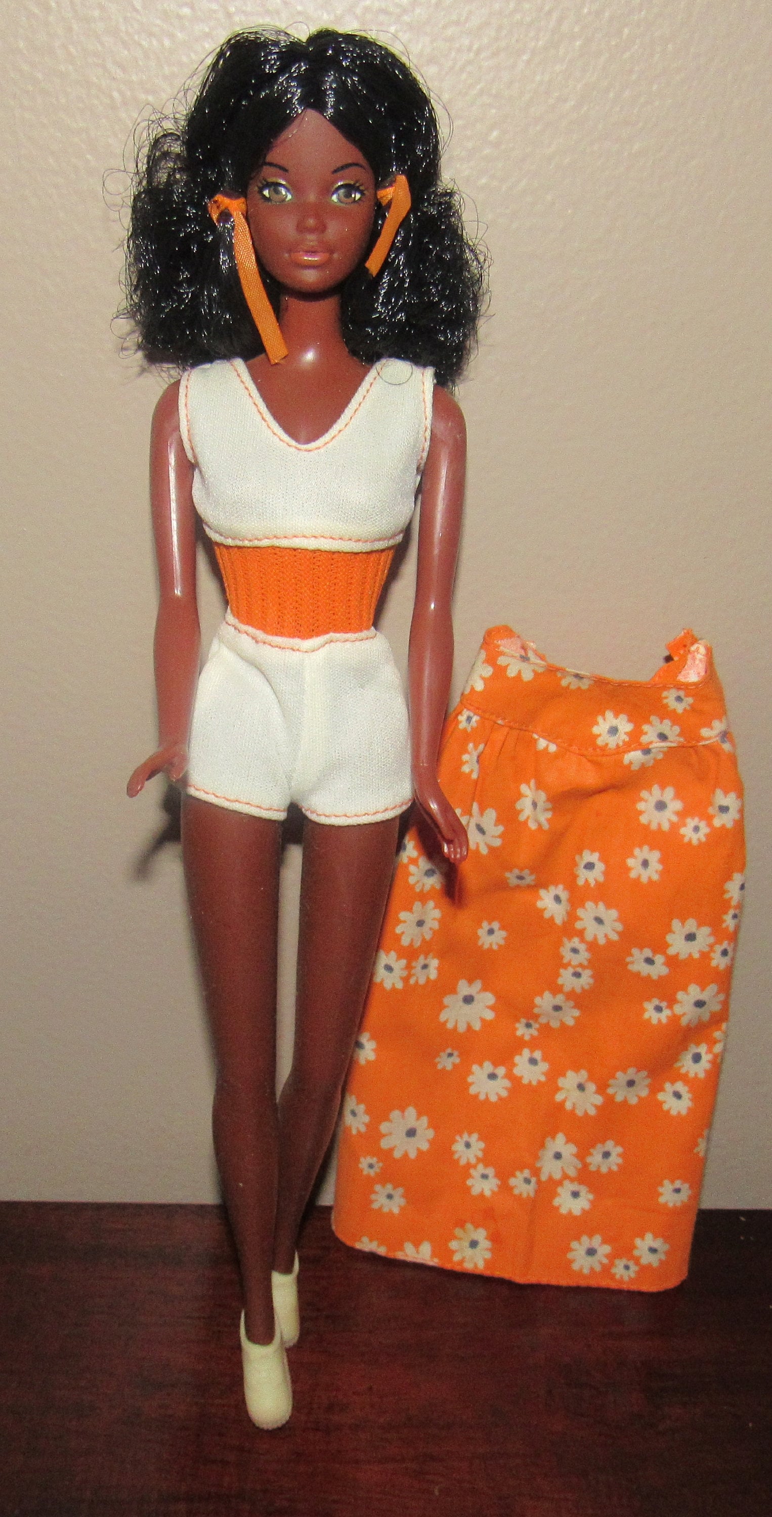 Vintage Stunning Free Moving Cara Barbie #7283 in Original Outfit
