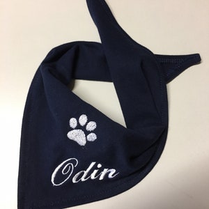 Bandana for medium-sized dogs with name and paw