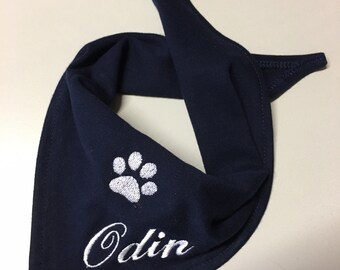 Bandana for medium-sized dogs with name and paw