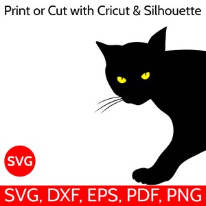 Puede incluir: Silueta negra de un gato con ojos amarillos, mirando hacia la derecha. La imagen est&aacute; etiquetada como "SVG, DXF, EPS, PDF, PNG" y "Imprime o corta con Cricut & Silhouette".
