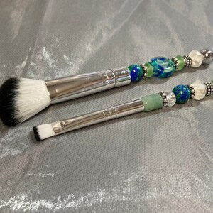 Beaded makeup brush set