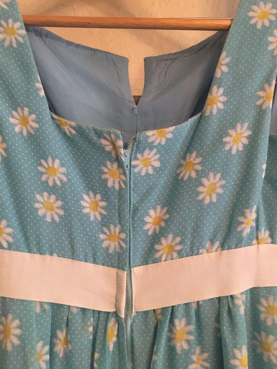 1960s Vintage Sweet Baby Blue Dress/ daisy floral… - image 7