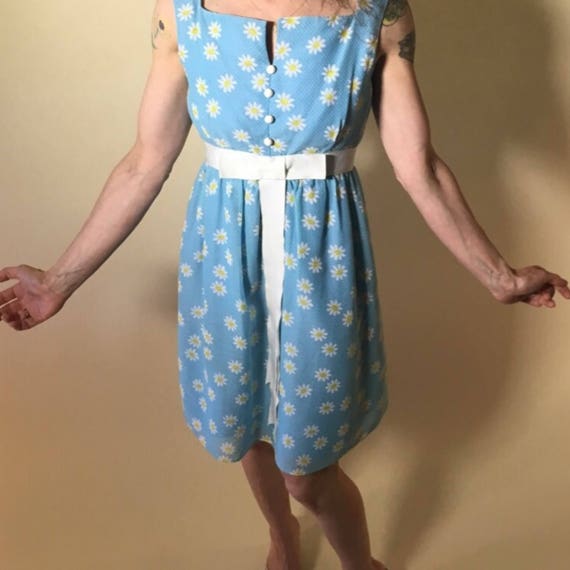 1960s Vintage Sweet Baby Blue Dress/ daisy floral… - image 2