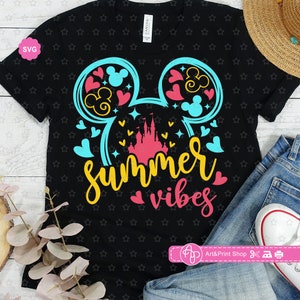Mouse Summer Vibes Svg para cricut, Verano Svg, Orejas de ratón Svg, Camisa de verano Svg, Mouse boy Svg