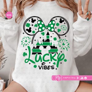 Castelo de vibrações da sorte da menina do rato Svg para cricut, Feliz dia de São Patrício Svg, Orelhas de rato Svg, Trevo Svg, Lucky Svg, Lucky mama Svg