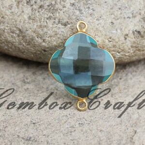 Briolette de trébol de cuarzo hidro con topacio azul cielo, plata de ley 925, conector de bisel chapado en oro