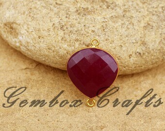Connettore a forma di cuore in rubino tinto, corindone e quarzo, briolette, argento sterling 925 placcato oro, con castone - Connettore a forma di cuore in rubino tinto, pietra preziosa in rubino tinto