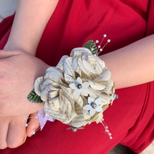 Book Corsage, Wrist Corsage, Book Page Flower, Book Page Wrist Corsage, Rustic Wrist Corsage, Paper Rose, Eco Wedding, prom corsage