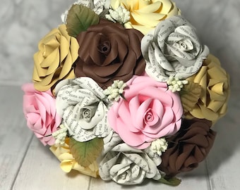 Ramo de flores de papel literario: rosas de páginas de libros, colores personalizados