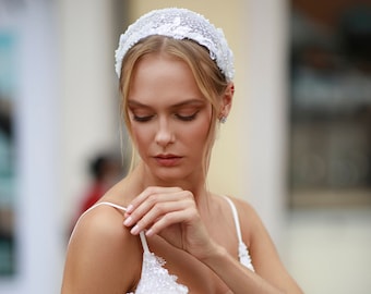 flower headband for wedding, pearl bridal headband, pearl wedding hair accessory, bride headband, pearl hair piece for bridal gown