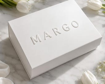 Bridesmaid Proposal Box, Personalized Magnetic Gift Box with Centered 3D Acrylic Name