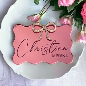 Marque-places Wave avec noeud, marque-places pour mariage, marque-places avec nom découpés au laser, acrylique, marque-places nom, personnalisé, étiquettes de nom de table