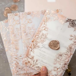Faire-part de mariage floral en aluminium de luxe | Pochette et papier vélin personnalisés | Cartes RSVP élégantes | Papeterie de mariage moderne