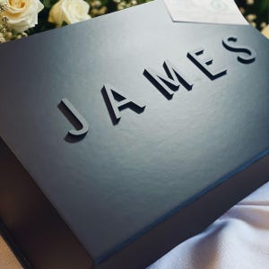 Custom Personalized Magnetic Box – Unique Keepsake with 3D Name for Groomsmen, Wedding Day. 画像 2