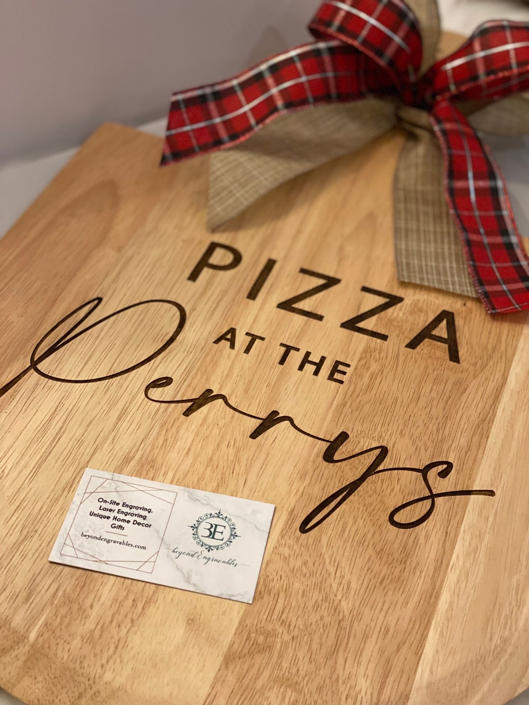 Personalized Pizza Paddle, Cutting Board, Housewarming Gift, Kitchen