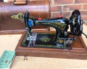 Antique Singer 28, 28K hand-crank sewing machine with bentwood case and quot Scrolls and Roses quot variant (small roses) decals