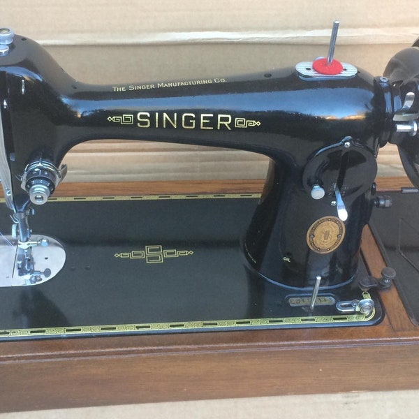 Beautiful Vintage Singer 201, 201K sewing machine, Old  singer sewing machine