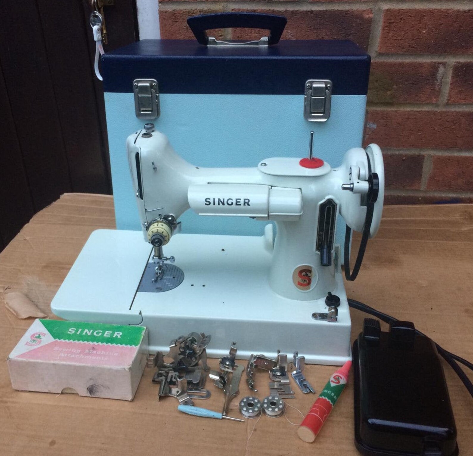 White Vintage Singer 221 221K Portable Featherweight Sewing Etsy