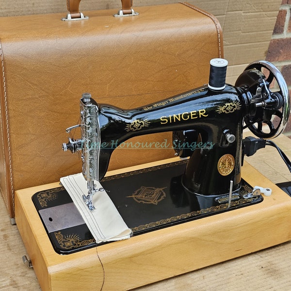 Beautiful Singer 15, 15K electric Vintage sewing machine