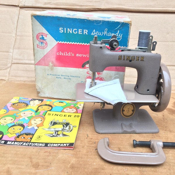 Tan Antique Singer 20K Sewhandy Miniature/Toy Sewing Machine