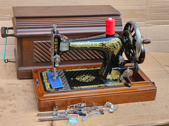 Hand-crank sewing machines  oldsingersewingmachineblog