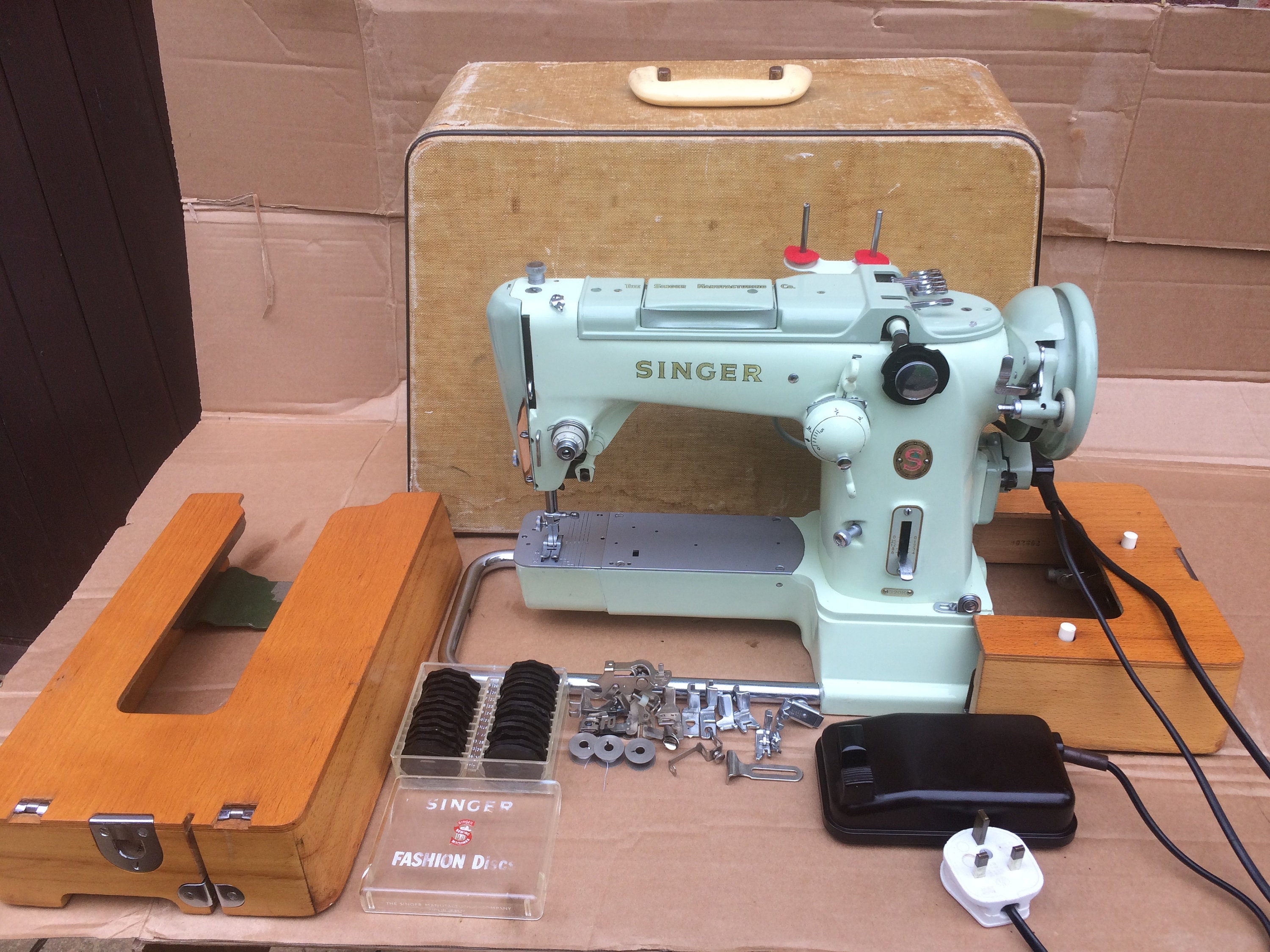 Consew Industrial Sewing Machine for sale Only 2 left at 70