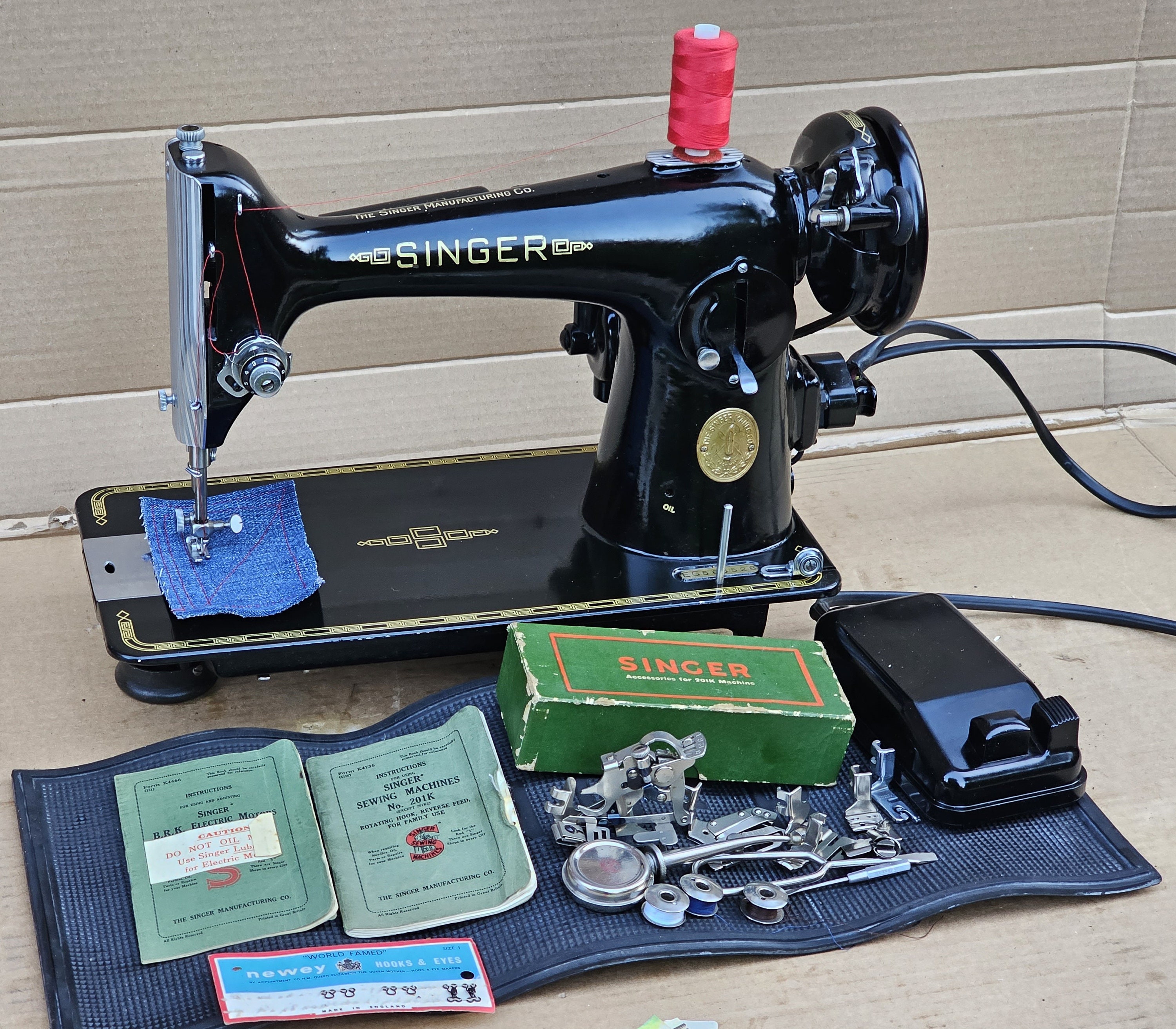 Singer 201K Electric Sewing Machine With Accessories and Instruction  Manuals, Old Singer Sewing Machine. 