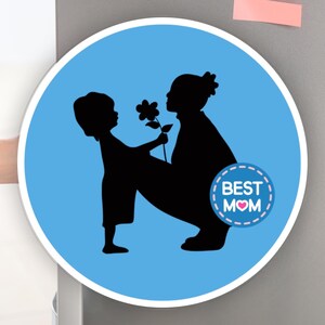 Adesivi fustellati per la festa della mamma, regalo per neomamme con sfondo blu per la migliore mamma, regalo per un bambino che dona un fiore, apprezzamento per la mamma, adesivi in vinile impermeabili