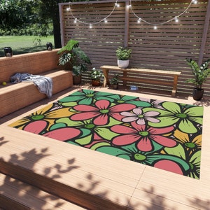 Retro Flower Power Outdoor Rug: 70s Style Patio Deck Decor