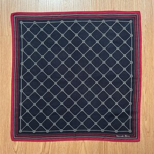 Foulard Mercedes-Benz En Soie Vintage – 77x77 Cm – Couleur Prune