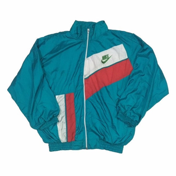 chaquetas nike precio