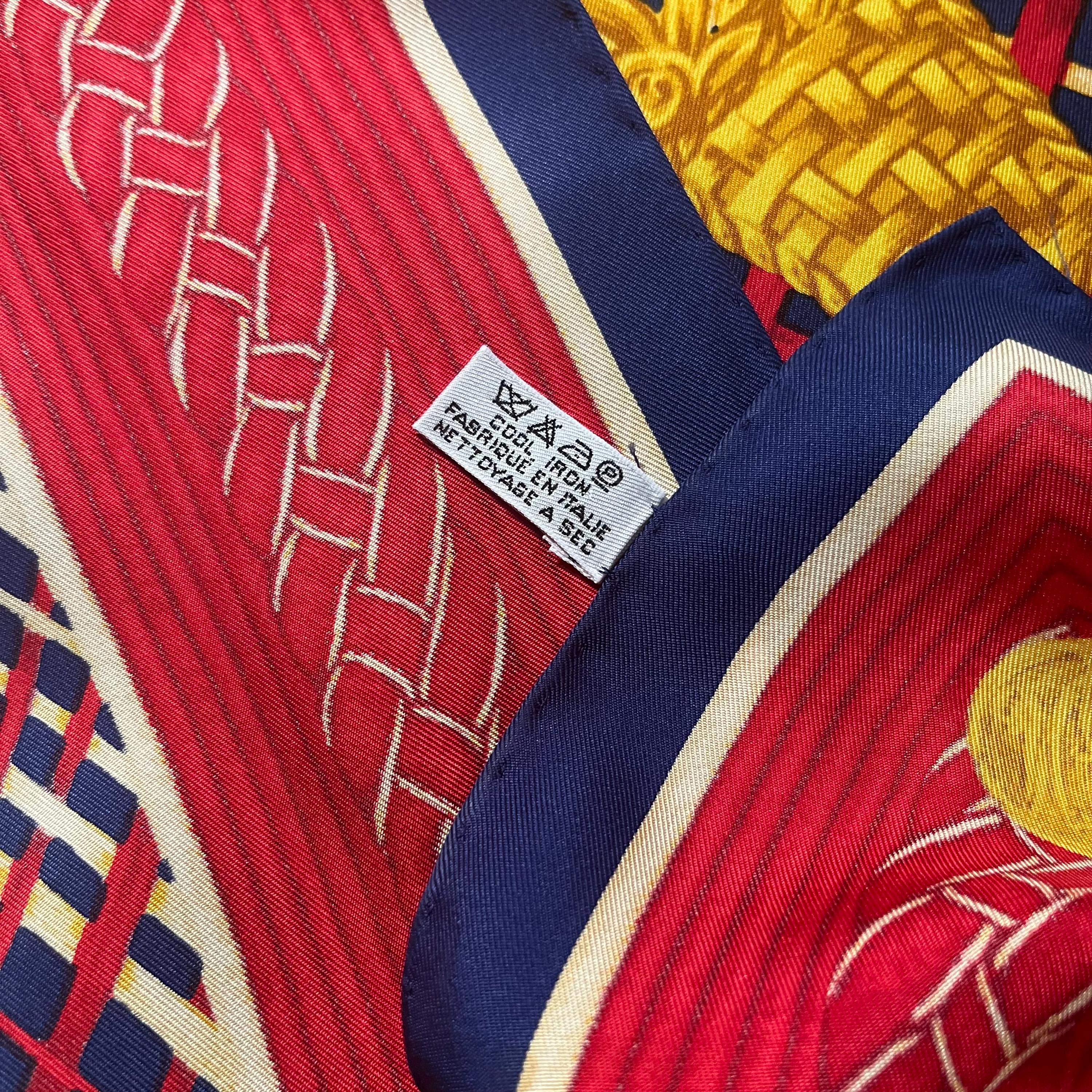 Foulard En Soie 100% NINA RICCI – Carré 87cm – Roulotté Main – Vintage – 38g