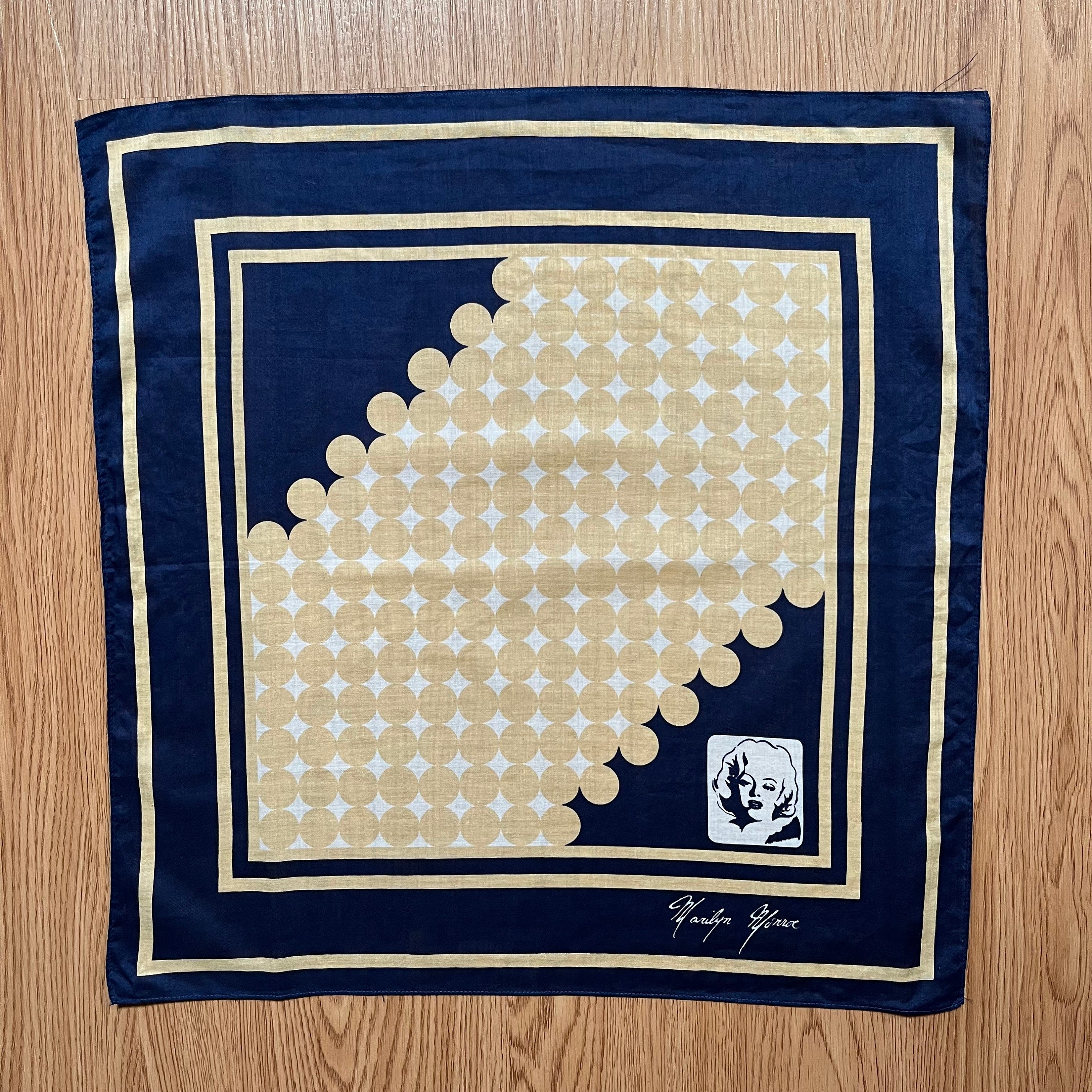Marilyn monroe scarf - Etsy 日本