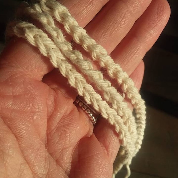 umbilical cord tie pattern