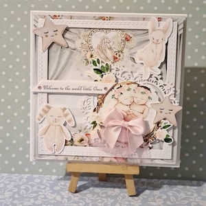 Elegante Welcome Twins handgemaakte kaart. Voor een speciale Twins-meisjes. Nieuwe baby. Welkom baby. gefeliciteerd met de Twins Baby girl boy-kaart.