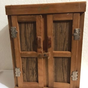 Vogue - Ginny - Wooden Clothing Closet - Vintage - 1950&#39;s