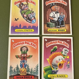 Topps - Garbage Pail Kids - Losing Faith 151a, Whisperin' Woody 152a, Totem Paula 107a, Fowl Raoul 106a - Lot de (4) - vintage - années 80