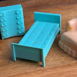 Dollhouse Mini Furniture - Lot of 4 - Vintage 1950's