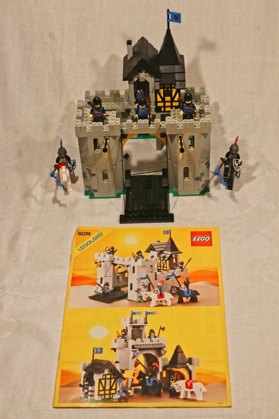 Lego Set 6074 Black Falcons Fortress 1986