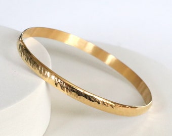 18K gold plated Hammered bangle . Textured Bangles bracelets for women and girls . Classic bracelet . Christmas gift idea . SAMENA BORALLOS