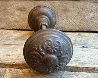 Penn Hardware metal door knob set