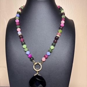 Tournamine Necklace with Black Jade Pendant