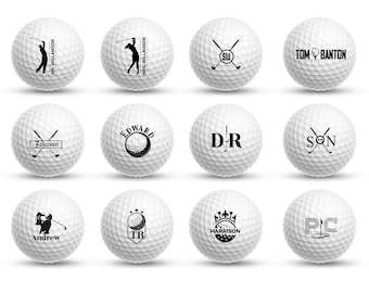 Könnte beinhalten: Eine Sammlung weißer Golfbälle, jeder mit einem einzigartigen schwarzen Design. Einige zeigen Silhouetten von Golfspielern, andere Initialen, Namen oder Logos. Die Golfbälle sind in Reihen angeordnet und präsentieren eine Vielzahl personalisierter Optionen.