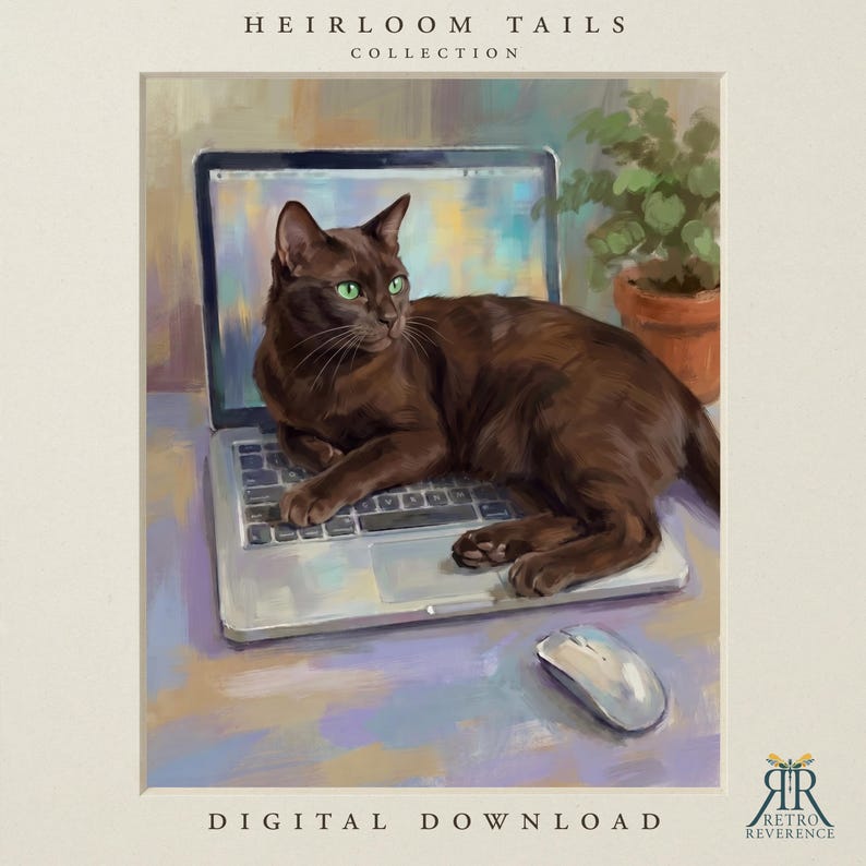 Puede incluir: Una pintura digital de un gato marr&oacute;n con ojos verdes descansando sobre el teclado de una computadora port&aacute;til plateada. La pantalla muestra un fondo abstracto colorido. Un rat&oacute;n de computadora est&aacute; cerca y una planta en maceta es visible. Texto: HEIRLOOM TAILS COLLECTION y DIGITAL DOWNLOAD.